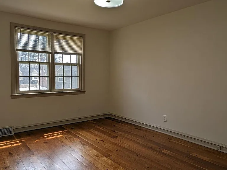 2824 Midvale Ave #M-2824B — Photo 10