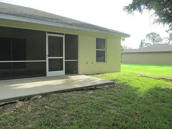 2nd image of 1212 SW 35th St