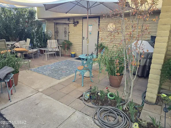 7718 E Kenyon Dr, Tucson, AZ 85710