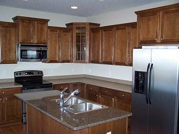4th image of 7005 Greenwood Ct