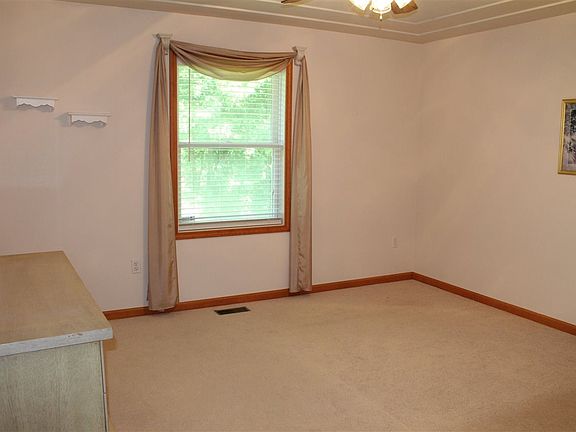 5th image of 12022 Schonborn Pl