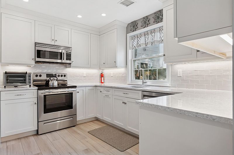 42 Saint Andrews Cir, Southampton, NY 11968 | Out East