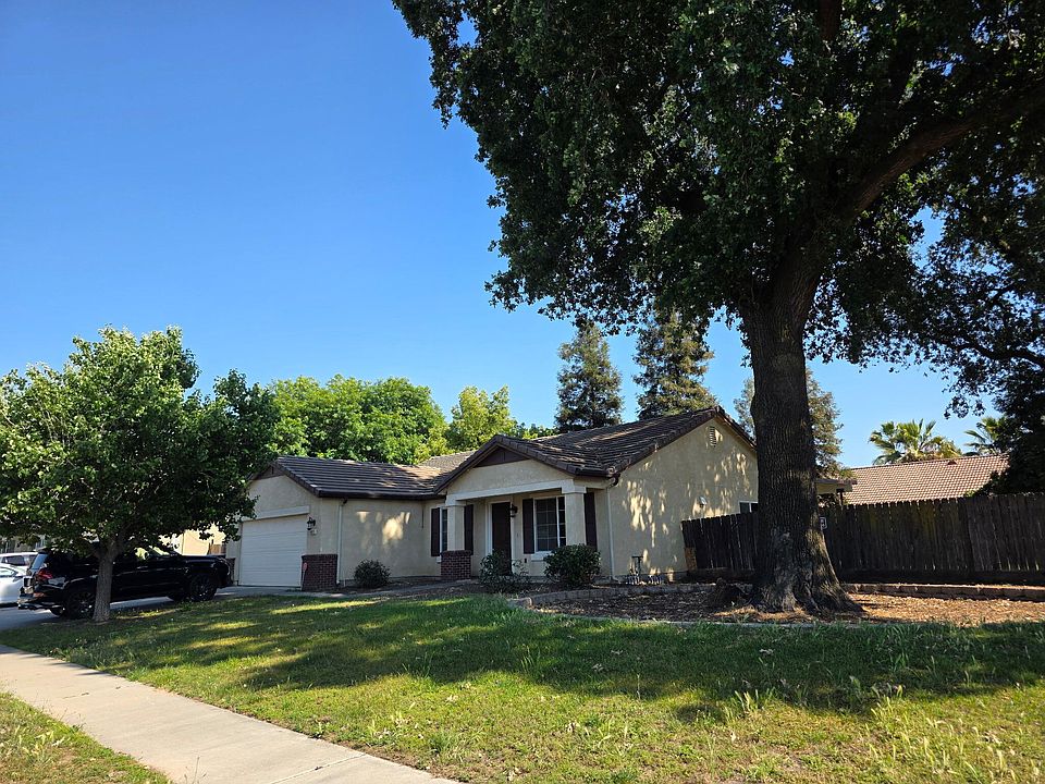 1st image of 4011 E Oak Avenue