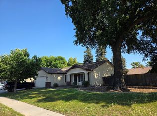 4011 E Oak Avenue, Visalia, CA 93292