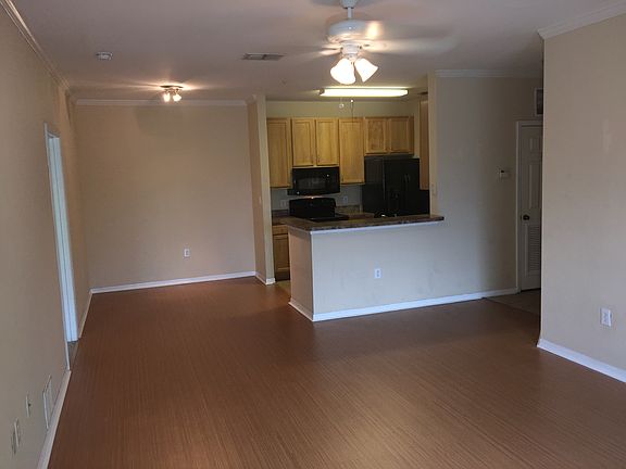 4th image of 10203 Courtney Palms Blvd APT 203