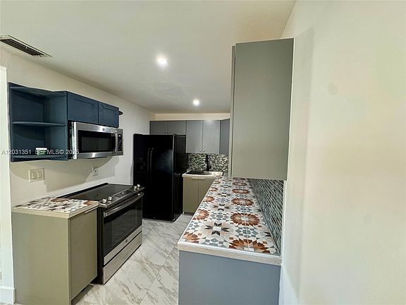 4th image of 2326 NW 59th St