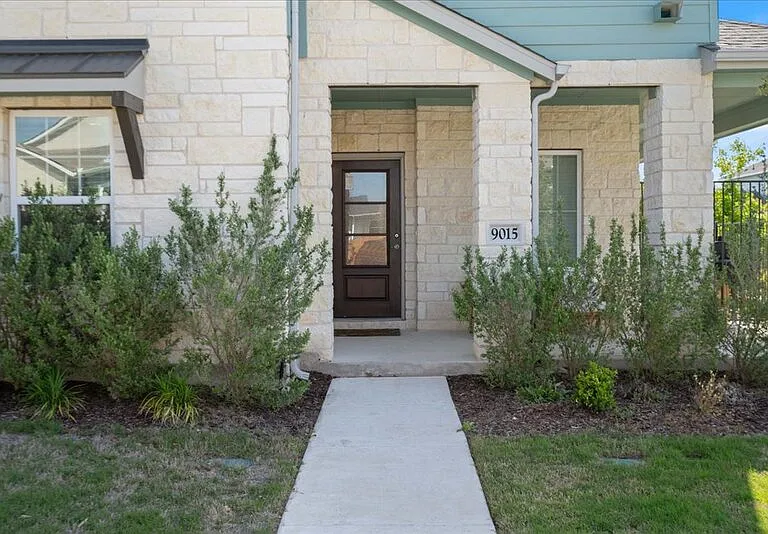 9015 Looksee Ln — Photo 9