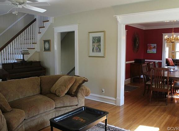4th image of 907 Libbie Ave