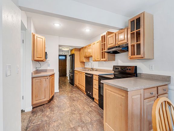 5th image of 3221 Shadowbrook Cir