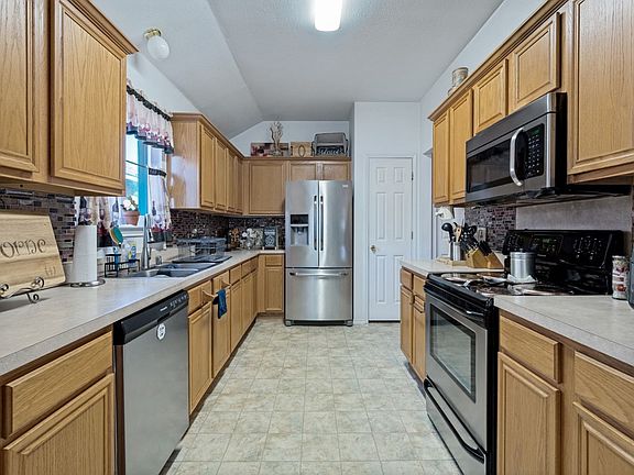 5th image of 1413 Mockingbird Ln