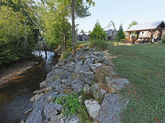 5th image of 495 Golden Nugget Rd