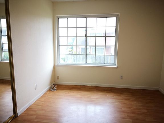 4th image of 2407 Williams Ct