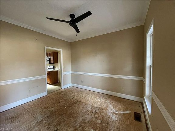 2nd image of 115 Wembley Ct