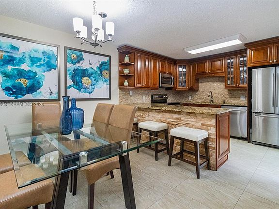 5th image of 2566 Lakeview Ct