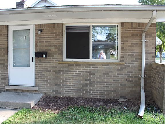 2nd image of 4077 Columbus St APT 1