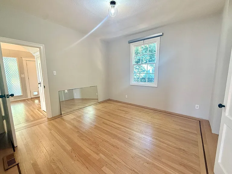 1538 62nd St — Photo 11
