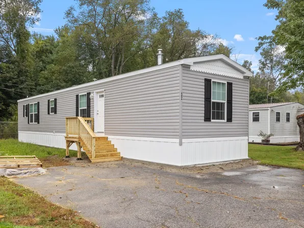 32 Longmeadow Drive, Concord, NH 03301