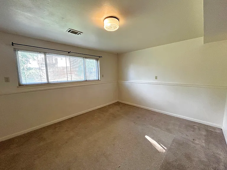 1613 Edora Rd — Photo 8