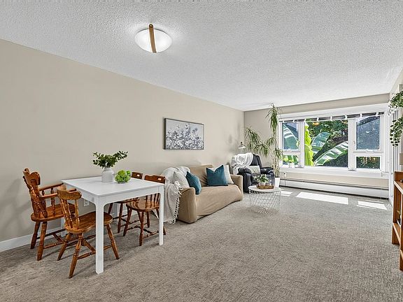 4th image of 1750 Maple St #202