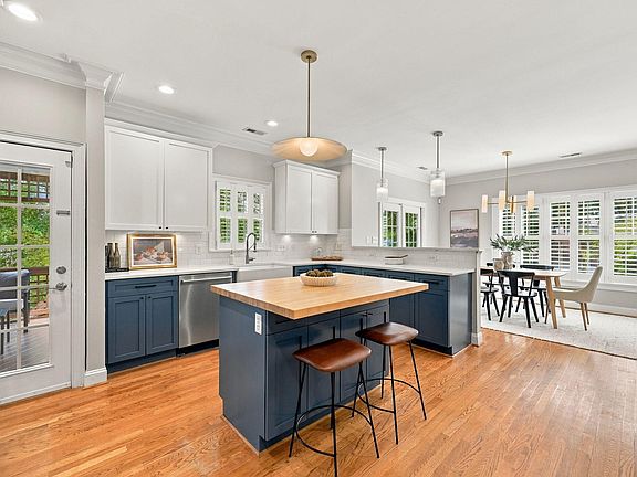 3rd image of 1108 Clifton St