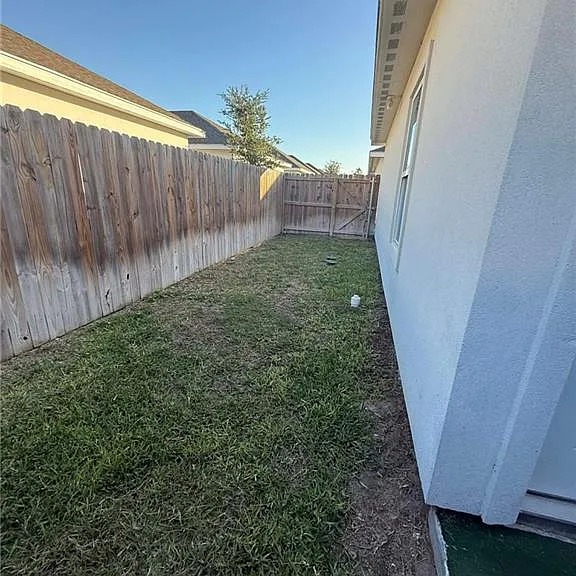 1316 S Xanthia St #4 — Photo 5