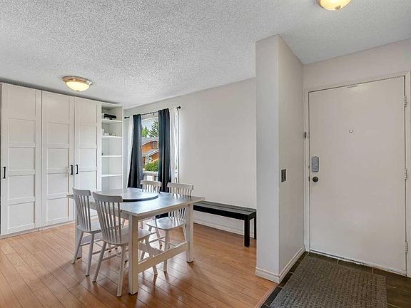 4th image of 6915 NE Ranchview Dr NW #78