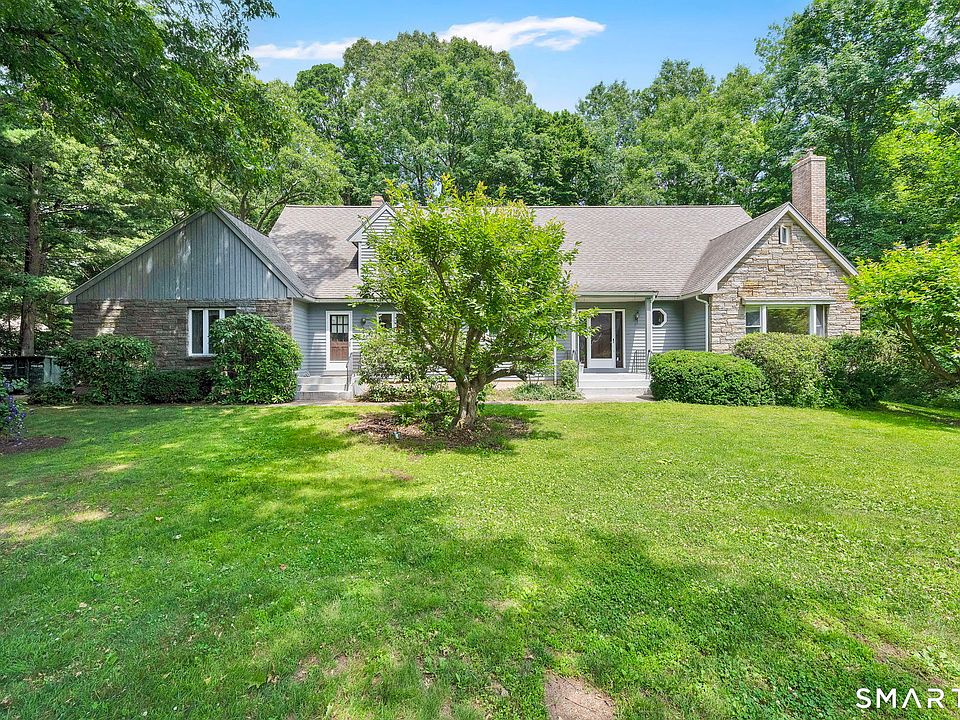 1st image of 33 Woodmar Circle