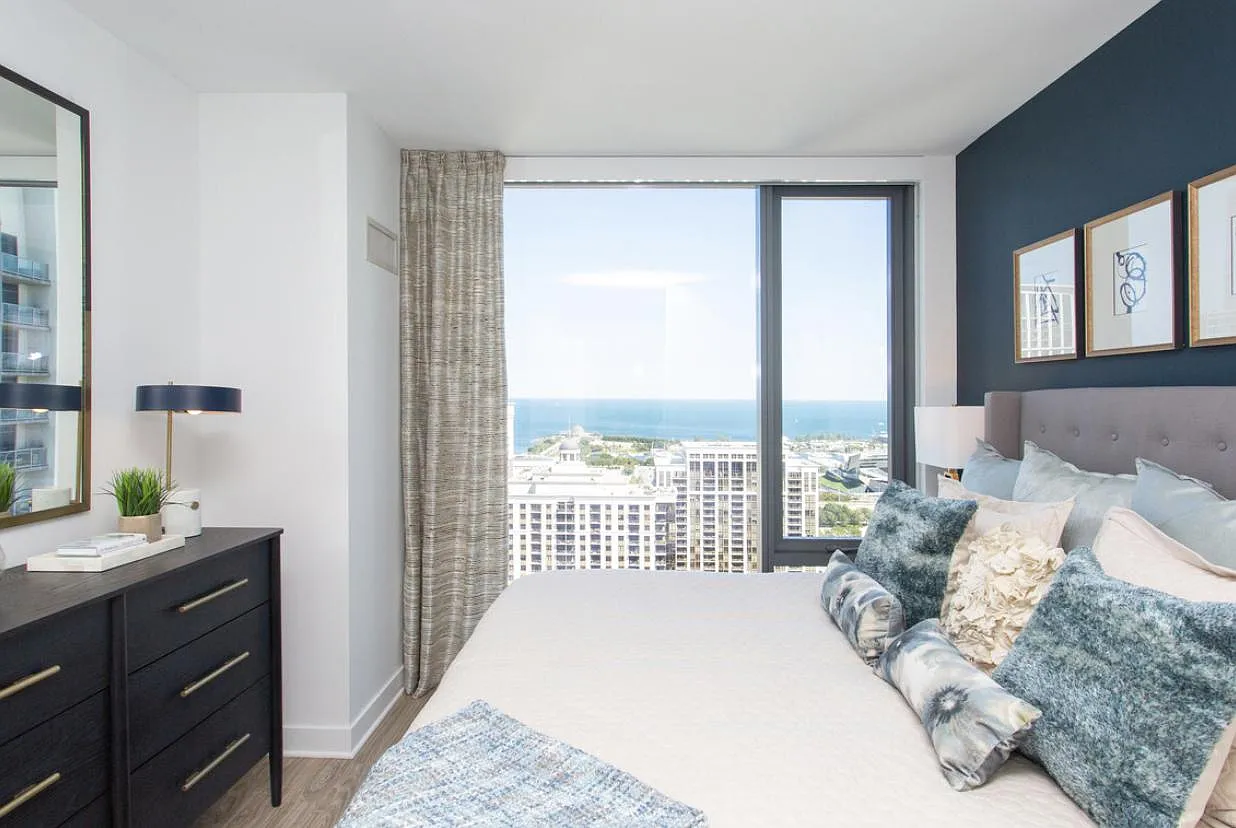 1 bed, 717 sqft, $3,110 — Photo 2