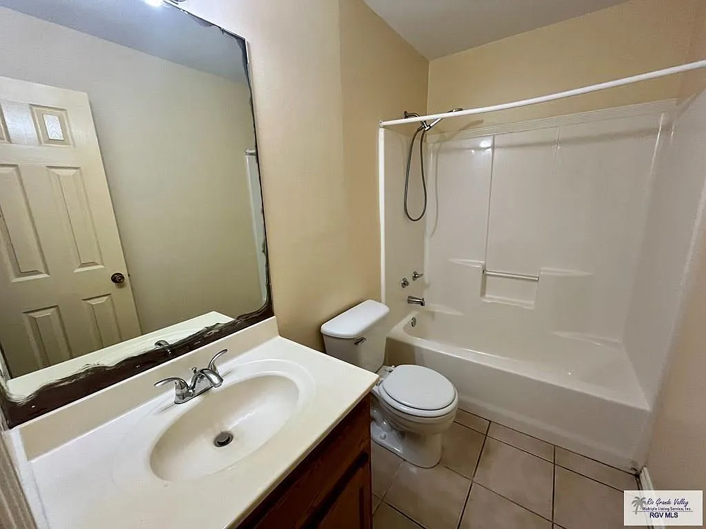 2 bed, 2.0 bath, 1004 sqft, $925 — Photo 4