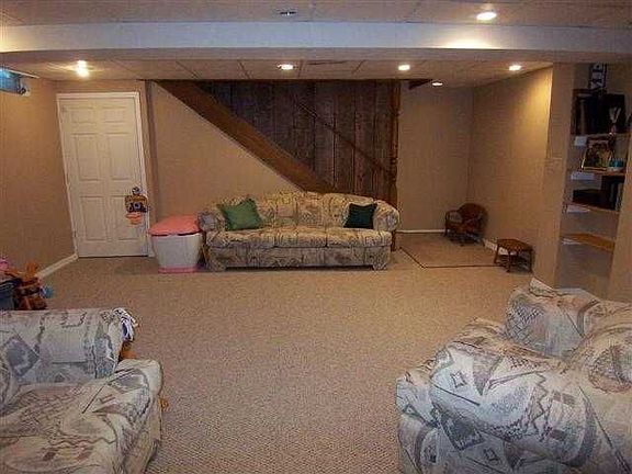 FINISHED BASEMENT