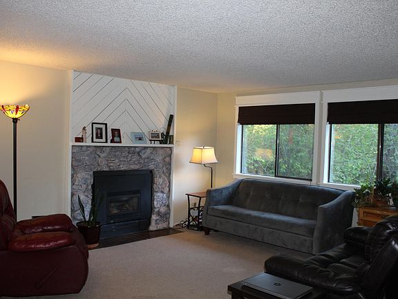 2nd image of 4217 Glen Terra Dr SE