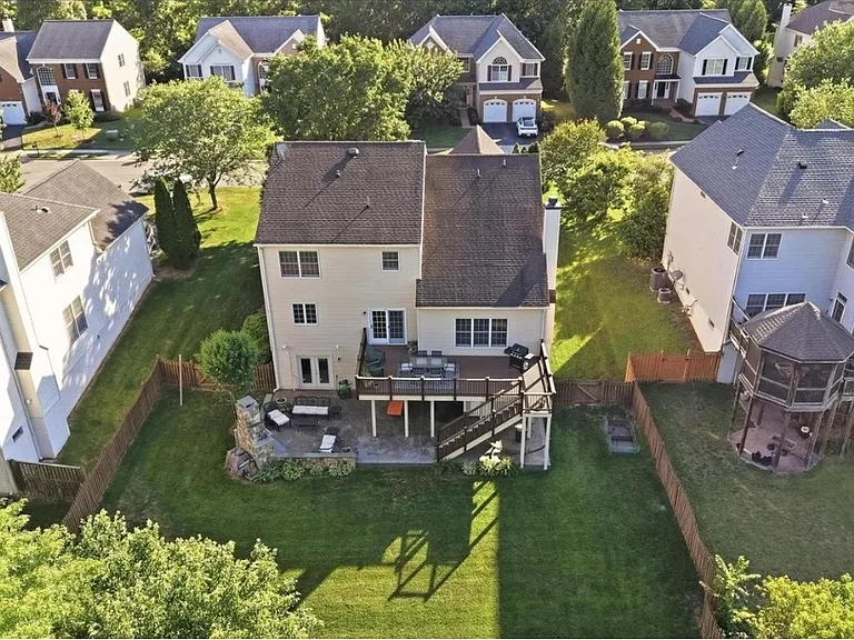 22806 Oatlands Grove Pl — Photo 18