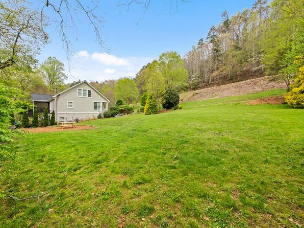 84 Ahoya Trl, Whittier, NC 28789