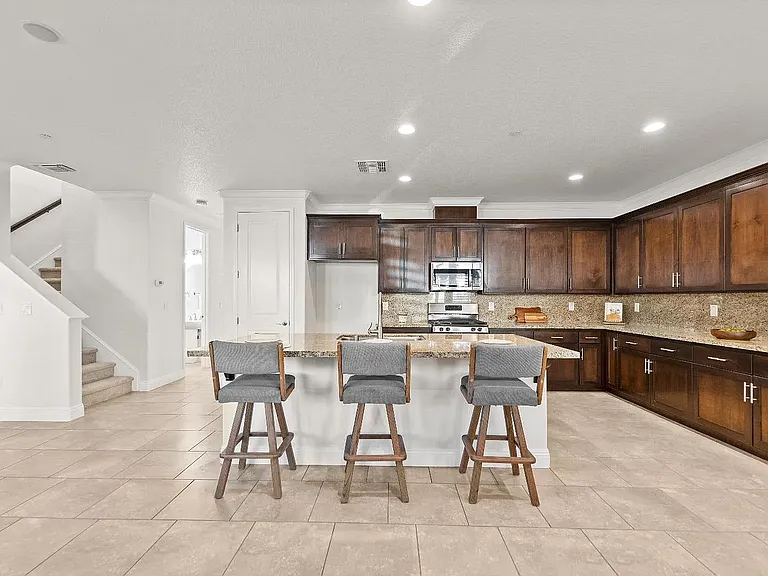 663 Addison Ln — Photo 35