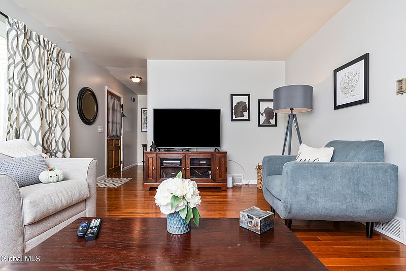4th image of 77 McCormack Road