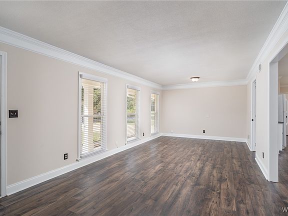 4th image of 3106 31st St