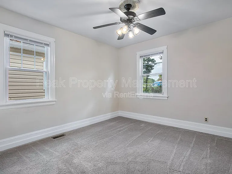 2304 Halifax Ave — Photo 17