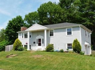 56 Puddingstone Ln, Bellingham, MA 02019