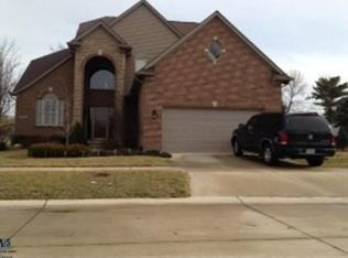 38426 San Angelo Dr, Sterling Heights, MI 48312