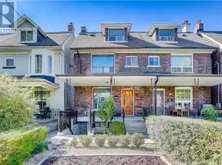 218 Beatrice St #2, Toronto, ON M6G3G1