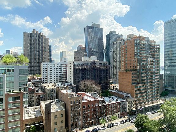 4th image of 300 E 33rd St APT 11E