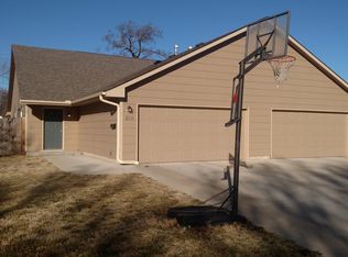 215 N Millwood Ave, Wichita, KS 67203