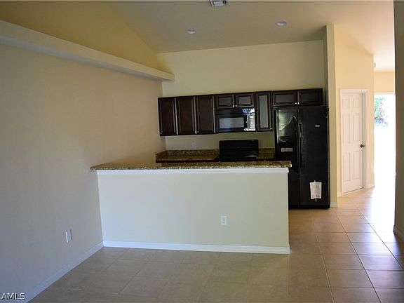 3rd image of 514 SE 6th Place Cpe