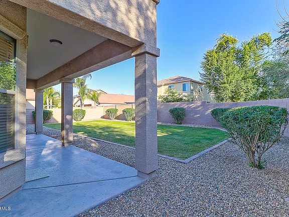 3rd image of 13814 W Crocus Dr