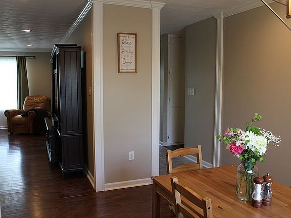 5th image of 6447 Freeport Dr