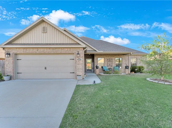 5605 Sapphire Dr, Springdale, AR 72764