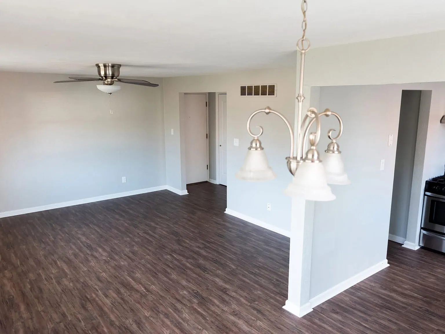 2 bed, 800 sqft, $1,200 — Photo 2