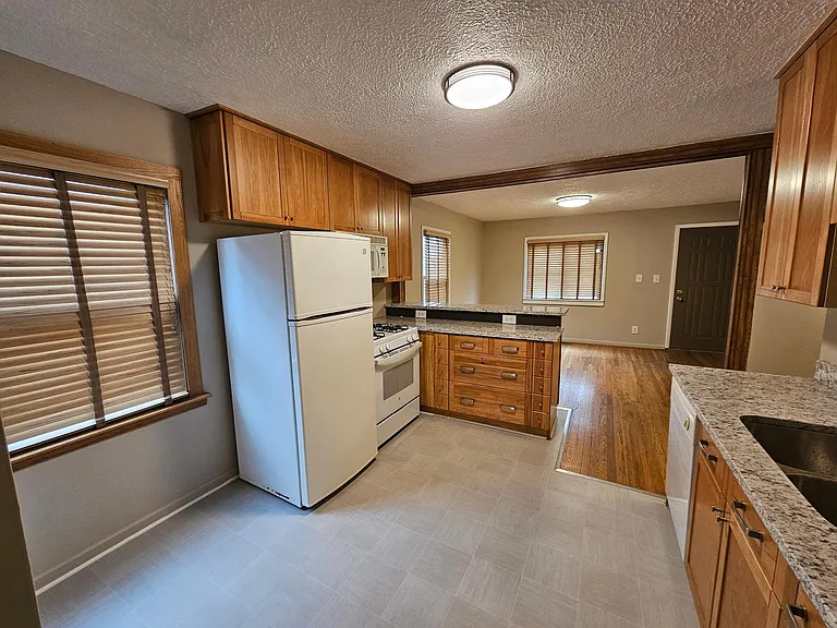 568 E Hudson Ave — Photo 14