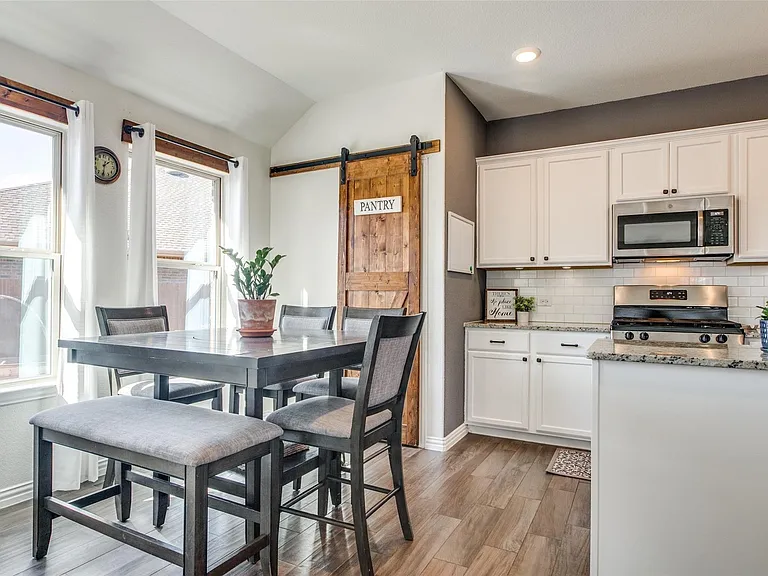 1203 Timberfalls Dr — Photo 7