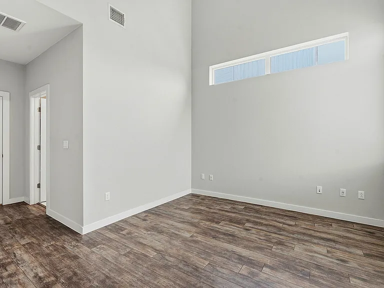 801 N Bluff Dr #33 — Photo 14